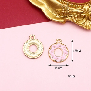 Detailed size view of pink donut alloy pendant with dimensions 18mm by 15mm and 1g weight