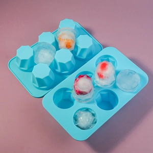 Sky blue 6-cavity geometric silicone ice cube mold for creative fruit-infused drinks