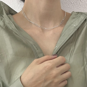 Minimalist 925 sterling silver paperclip chain choker necklace for a modern look