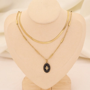 Collier double rang en acier doré avec chaîne à chevrons et pendentif croix noire