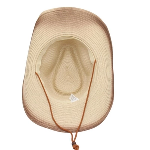 Vue détaillée de l'intérieur du chapeau de paille avec bandeau et cordon de menton réglable