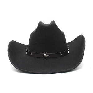 Klassischer schwarzer Cowboyhut aus Filz mit breiter Krempe und silbernem Sternband