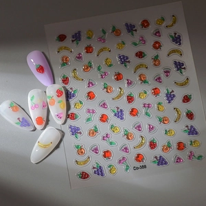 Stickers à ongles 3D en relief avec motifs de fruits d'été colorés sur ongles violets