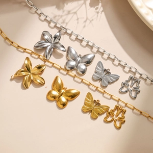 Anhänger aus 304 Edelstahl in Schmetterling- und Blumenform mit goldener und silberner Kette