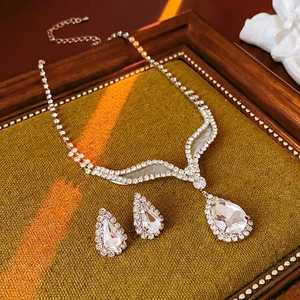 Wassertropfen Strass Halskette Und Ohrringe Schmuck Kupfer Birnenform Anhänger Französischer Luxus Vintage Elegant Damen