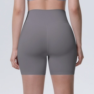 Vue arrière du short de yoga gris foncé taille haute avec couture fessier effet galbé