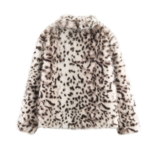 Veste pour femme en fausse fourrure à imprimé léopard, texture duveteuse, vue de dos