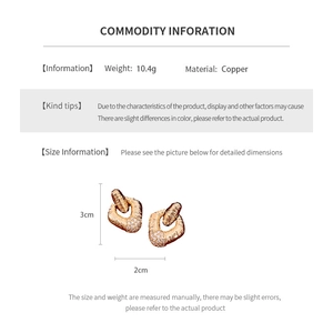 Detailed size chart for geometric diamond pattern gold earrings with dimensions