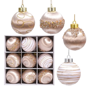 Weihnachtskugel-Set in Champagner und Weiß mit Pailletten für den Tannenbaumschmuck