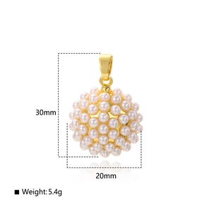 Détail d'un pendentif perle dorée de 30mm montrant les dimensions et le poids précis