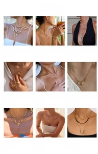 Collection de colliers en perles et bagues dorées avec pendentifs en nacre et zircon
