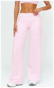 Détail du pantalon de sport large rose clair à taille haute en tissu doux brossé