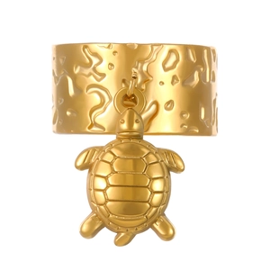 Vintage δαχτυλίδι από τιτάνιο με επιχρύσωση 18K, μενταγιόν χελώνα και σφυρήλατη υφή