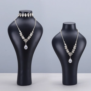 Necklace Display Stand Resin Portrait Bust Mannequin Jewelry Showcase Professional Artistic Style Props