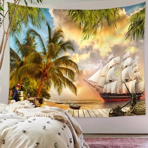 Detail eines Wandteppichs mit tropischem Strandsonnenuntergang, Palmen und Segelboot