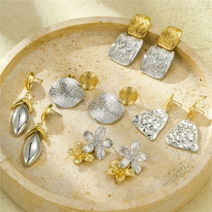 Boucles D'oreilles Pendantes Acier Inoxydable Plaqué Or 18K Texture Martelée Géométrique Bicolore Fleur Rétro Vintage