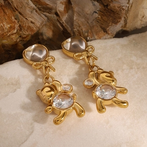 Boucles d'oreilles pendantes ours en acier doré 18k et zircons cubiques brillants