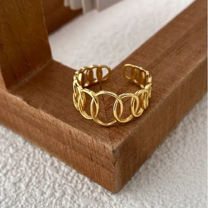 Bague chaîne maillons ovales évidés en argent S925 plaqué or au design minimaliste