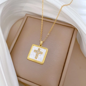 Luxurious square cross necklace with sparkling diamonds on a delicate titanium steel chain