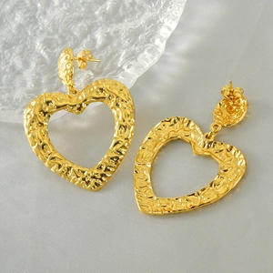 Orecchini Pendenti A Forma Di Cuore Per Donna Acciaio Inossidabile Placcato Oro 18K Texture Martellata Gioielli Moda