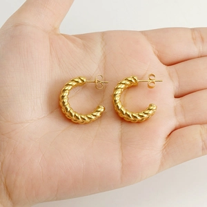 Classic 18k gold plated stainless steel rope twist C-shaped hoop earrings for women