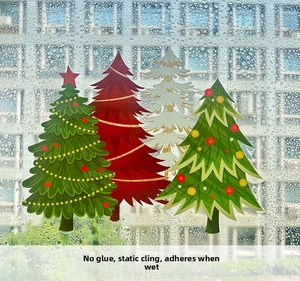 Detail von statischen Weihnachtsbaum-Fensterstickern mit leimfreier Haftung auf Glas