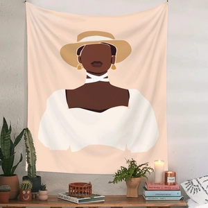 Moderner minimalistischer Wandteppich mit abstraktem Frauenporträt im Wohnzimmer
