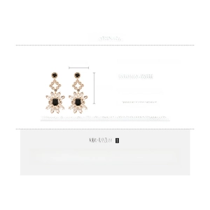Detailed size chart for vintage crystal flower drop earrings with 7.8cm by 3.5cm dimensions