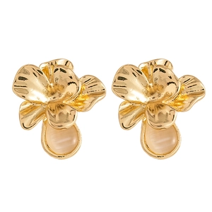 Vintage brushed gold flower earrings with cat-eye stone bead for women fashion style