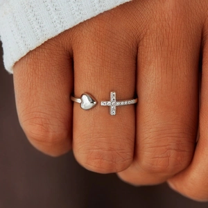 Bague ouverte en argent S925 avec motif cœur poli et croix sertie de zircons