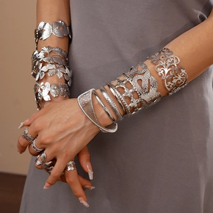 2-piece set of silver metal flower and ginkgo leaf geometric open bracelets for women