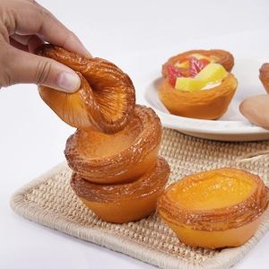 Slow rebound 7.5cm artificial egg tart dessert toy with realistic flaky crust texture