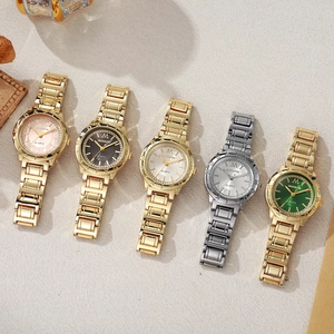 Montres à quartz élégantes pour femmes avec lunette en cristal et bracelet en métal.
