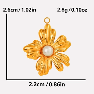 Detailed view of flower pendant with pearl, showing dimensions 2.6cm high and 2.2cm wide