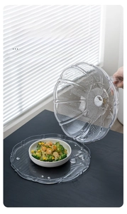 Transparent microwave food cover with tray prevents oil splashes and keeps food moist