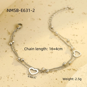 Detail view of double-layer stainless steel heart bracelet with 16+4cm chain length