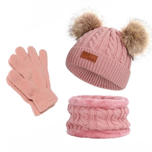 Set de punto rosa para niños con gorro de doble pompón, guantes y calentador de cuello