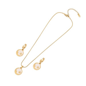 Set collana e orecchini a stella e luna in acciaio inossidabile dorato con dettagli smalto