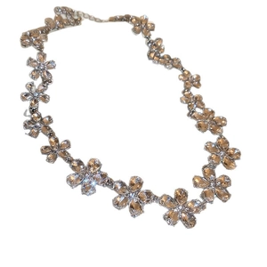 Collier de fleurs en cristal doré de style royal français avec détails de glands