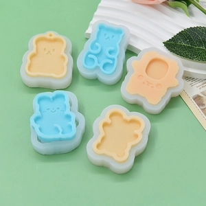 Five assorted 3D bear-shaped silicone molds for DIY cake fondant and chocolate making