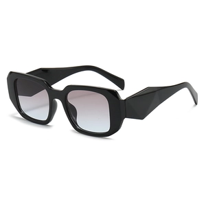 Retro-Sonnenbrille mit dickem rechteckigem Rahmen, schwarzem Verlauf und geometrischem Design
