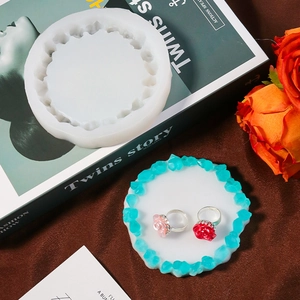 Détail du moule en silicone festonné pour sous-verres en résine et plateaux à bijoux