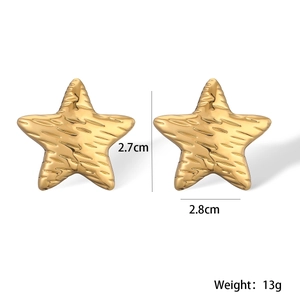 Detailed view of 18K gold star earrings with dimensions 2.7cm by 2.8cm and 13g weight