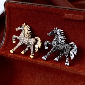 Vintage Horse Brooch For Women Alloy Rhinestone Animal Shaped Sparkling Suit Pin Accessory Fashion Jewelry Luxury Gift