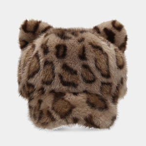 Cappellino da baseball leopardato in peluche con orecchie di volpe in ecopelliccia