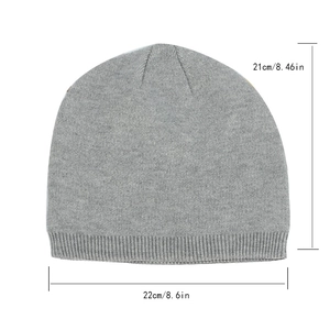Detailed knit texture and size measurements of grey winter beanie at 21cm by 22cm