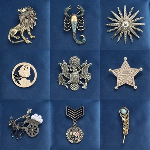 Vintage Baroque Palace Style Brooch Badge Pins For Men Women Alloy Enamel Rhinestone Artificial Pearl Animal Lion Eagle Scorpion Crown Pins Jewelry Gift