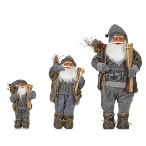 Trois poupées Père Noël nordique en gris et marron avec fourrure sur fond blanc