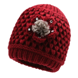Winter thick red knitted hat for elderly women with warm fleece lining and floral detail