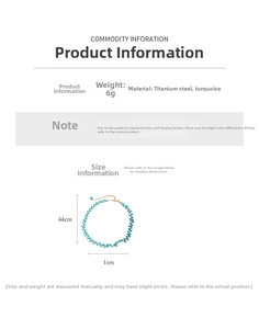 Détail de la chaîne en acier titane doré avec perles de turquoise verte et poids 6g
